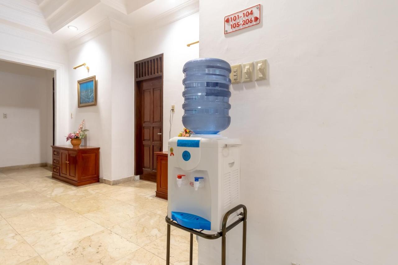 Oyo Living 2843 Raz House Syariah Hotel Medan Exterior foto